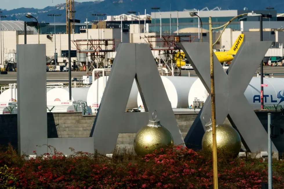 FAA Probes LAX Taxiway Near Miss Incident — US
